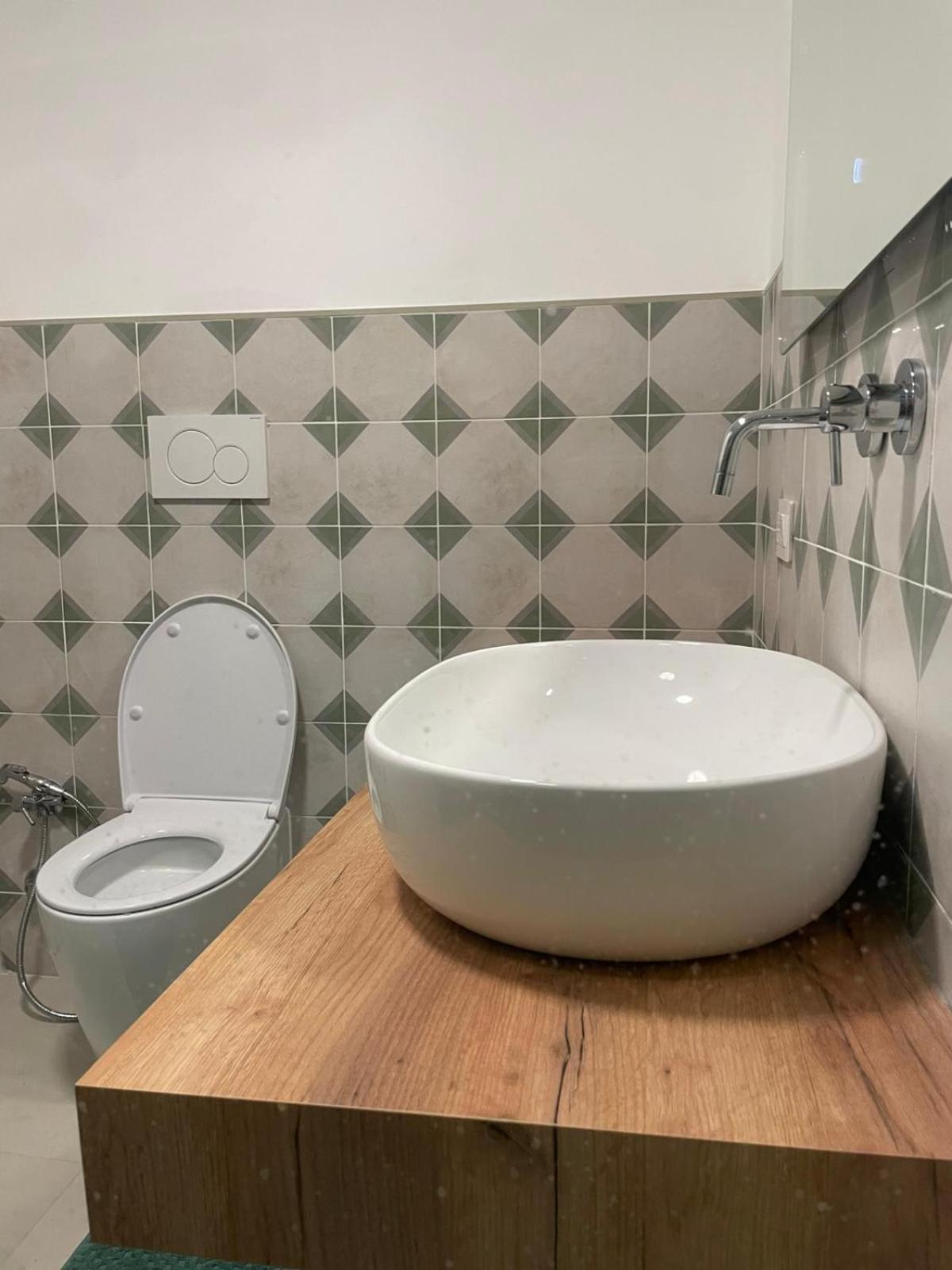 Bed & Breakfast Rch Roman Central House Екстер'єр фото